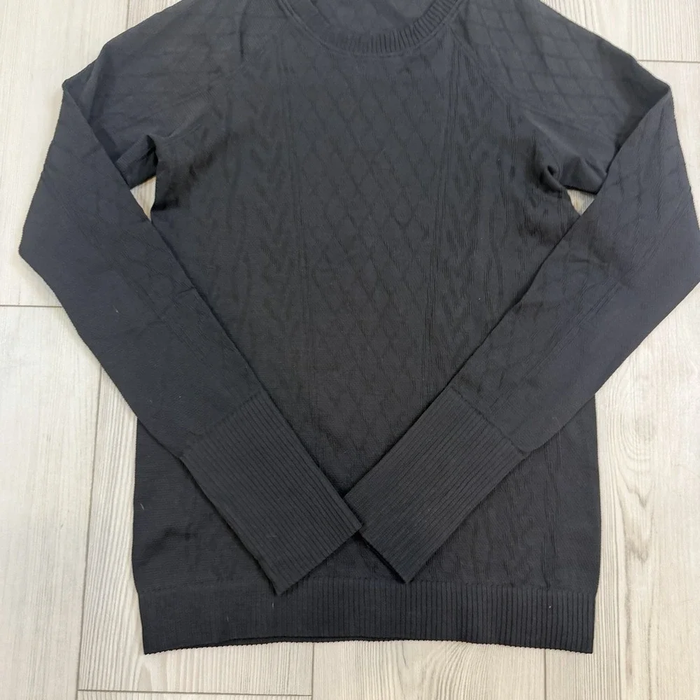 LULULEMON Women's Size 6 Rest Less Pullover black‎ textured long-sleeve top